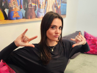 MiaLou - Sex ist das geilste Hobby der Welt.